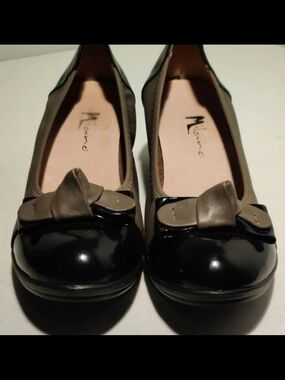 Milano Womens 38/7-7.5 Leather Upper Leather Insole 2"/5cm Wedhe Heels...New